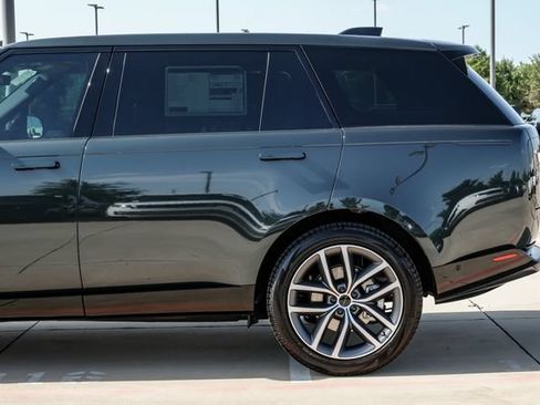 New 2026 Land Rover Range Rover Long Wheelbase SE AWD/4WD image 14