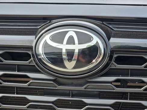 Used 2023 Toyota RAV4 XLE image 12