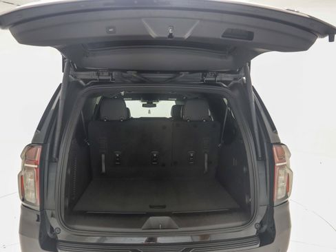 Used 2021 Chevrolet Suburban LT image 12