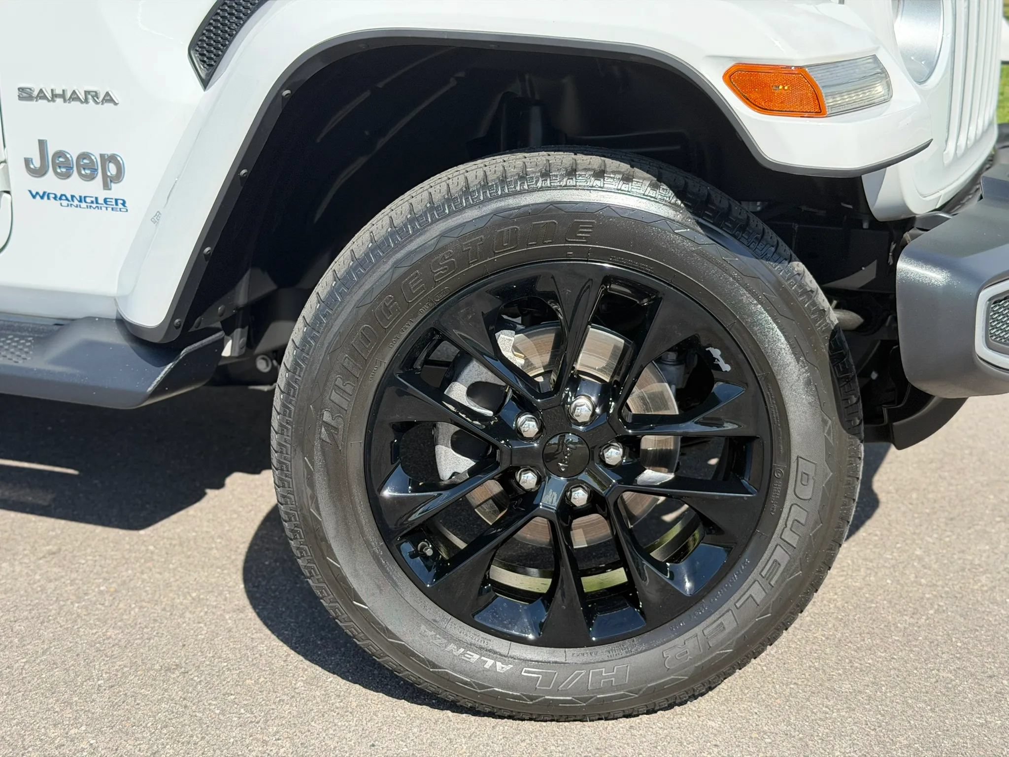 Used 2021 Jeep Wrangler Unlimited Sahara AWD/4WD image 51