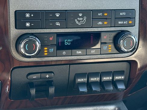 Used 2011 Ford F350 Lariat w/ Lariat Interior Pkg image 24