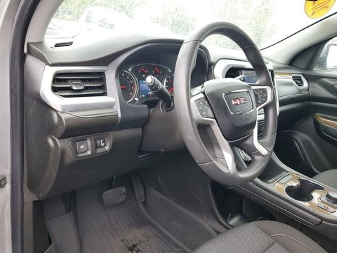 Used 2023 GMC Acadia SLE w/ Driver Convenience Package image 16