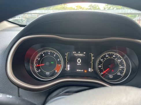 Used 2014 Jeep Cherokee Latitude FWD image 24