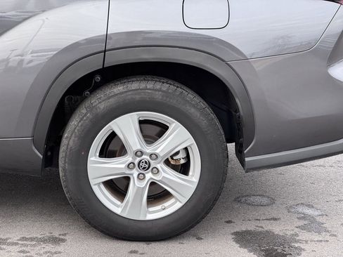 Used 2023 Toyota Highlander LE image 34