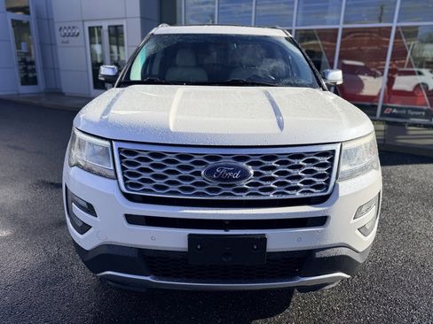 Used 2017 Ford Explorer Platinum image 9