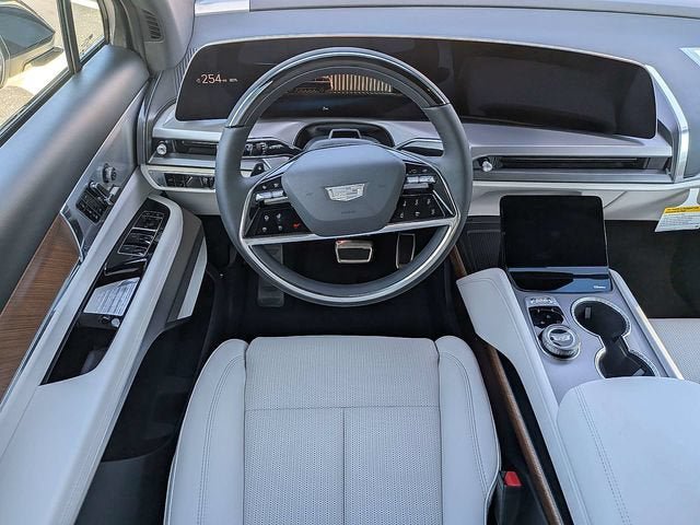 New 2027 Cadillac Vistiq Sport w/ LPO, Floor Liner Package AWD/4WD image 16
