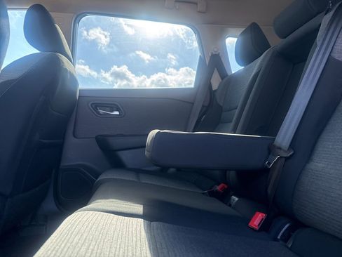 Certified 2023 Nissan Rogue SV FWD image 35