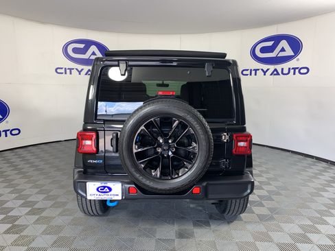 Used 2023 Jeep Wrangler Unlimited Sahara w/ Cold Weather Group AWD/4WD image 4