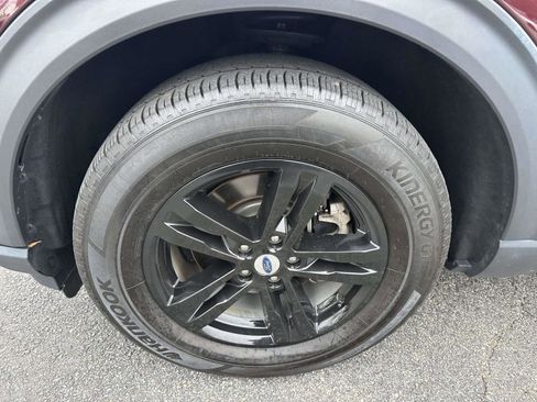 Used 2022 Ford Explorer XLT image 7