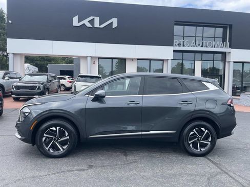 Used 2023 Kia Sportage LX AWD/4WD image 2