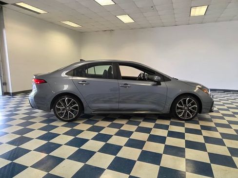Used 2022 Toyota Corolla XSE FWD image 9