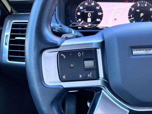 Used 2023 Land Rover Discovery S R-Dynamic image 23