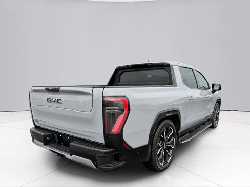 Used 2024 GMC Sierra EV Denali AWD/4WD image 14