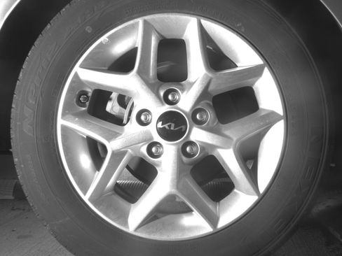 Used 2025 Kia Soul LX w/ LX Technology Package FWD image 20