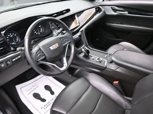 Used 2024 Cadillac XT6 Premium Luxury w/ Technology Package AWD/4WD image 18