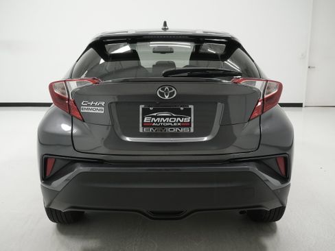 Used 2019 Toyota C-HR image 5