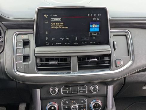 Used 2024 GMC Yukon XL SLT RWD image 17