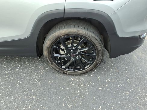 Used 2024 GMC Terrain SLT w/ Tech Package FWD image 7