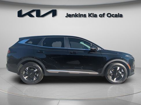 New 2026 Kia Sportage LX image 9