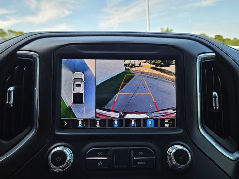 Used 2021 GMC Sierra 1500 AT4 w/ AT4 Value Package AWD/4WD image 32