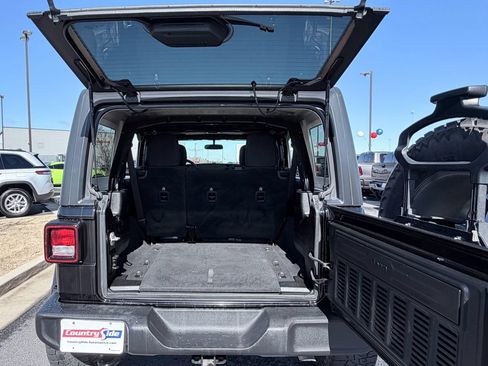 Used 2019 Jeep Wrangler Unlimited Sport S image 8