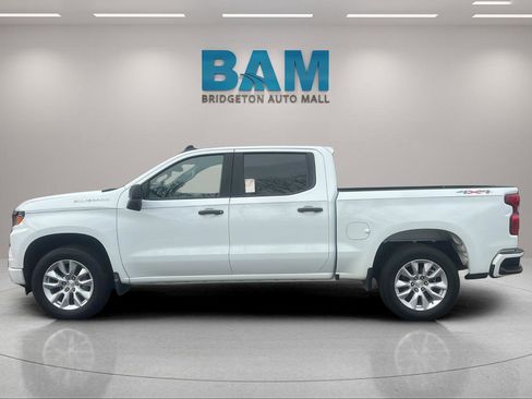 Used 2022 Chevrolet Silverado 1500 Custom w/ LPO, Dark Essentials Package image 4