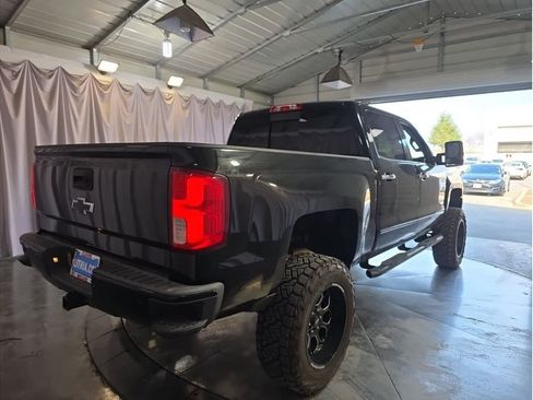 Used 2017 Chevrolet Silverado 1500 LTZ Z71 w/ LTZ Plus Package image 9