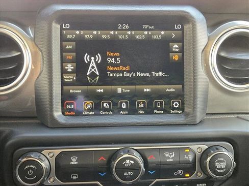 Used 2020 Jeep Wrangler Unlimited Sahara image 12