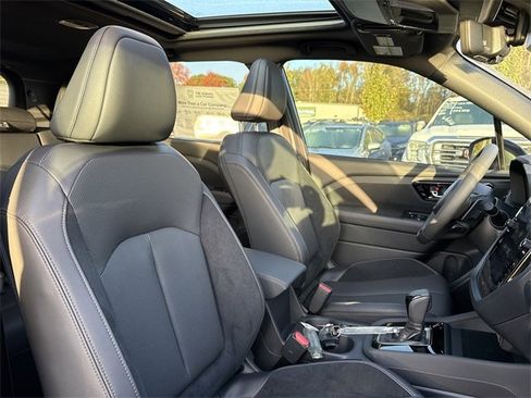 Certified 2025 Subaru Forester Touring w/ Touring Package image 19