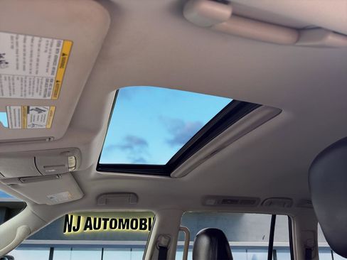 Used 2020 Nissan Armada SL w/ Premium Package RWD image 26