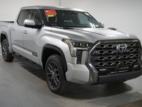 Used 2023 Toyota Tundra Platinum AWD/4WD image 3