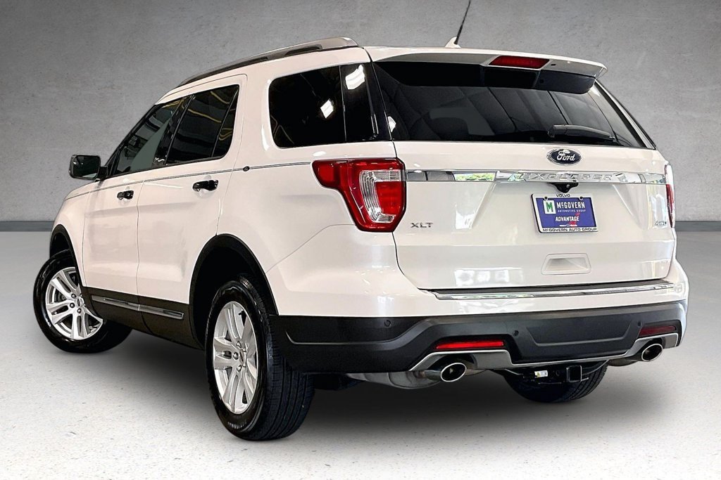 Used 2018 Ford Explorer XLT w/ Equipment Group 202A AWD/4WD image 4