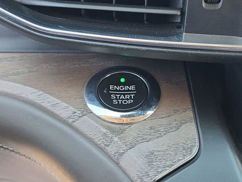 Used 2020 Ford Explorer Platinum w/ Premium Technology Package image 33