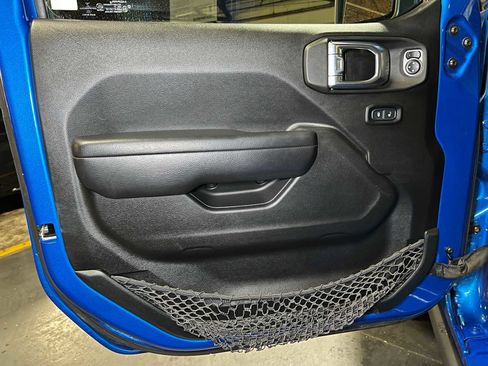 Used 2021 Jeep Wrangler Unlimited Islander image 18