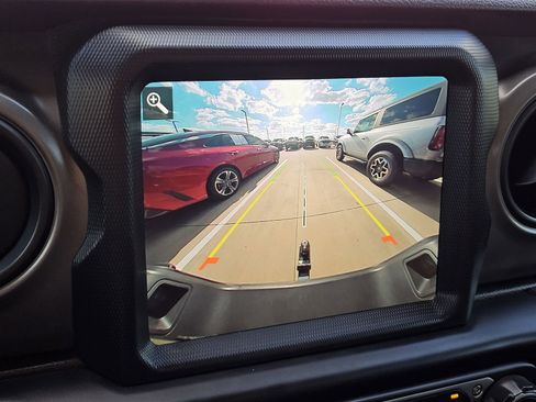 Used 2022 Jeep Gladiator Sport image 20