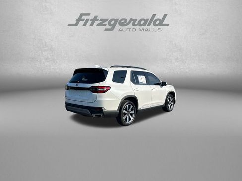 Used 2024 Honda Pilot Touring image 7