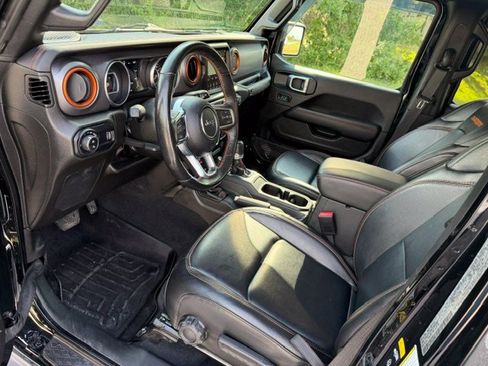 Used 2023 Jeep Gladiator Mojave w/ Cold Weather Group AWD/4WD image 11