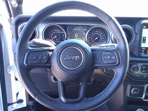 Used 2023 Jeep Gladiator Sport AWD/4WD image 12