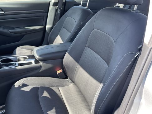 Used 2024 Nissan Altima 2.5 SV FWD image 20