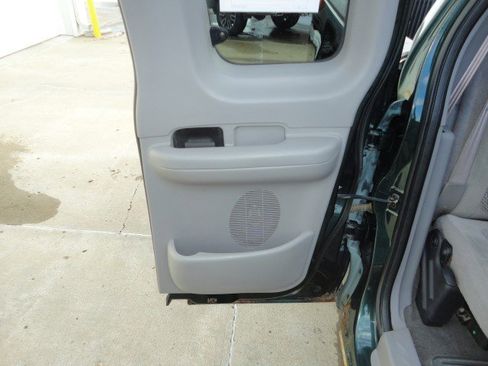 Used 2001 Ford F150 XLT image 13