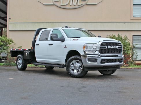 Used 2024 RAM 2500 Tradesman w/ Chrome Appearance Group image 3