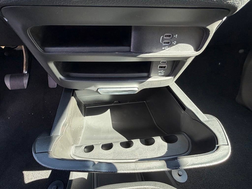 New 2026 Chrysler Pacifica Select FWD image 19