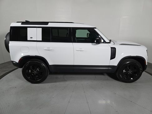 Used 2022 Land Rover Defender 110 S AWD/4WD image 6
