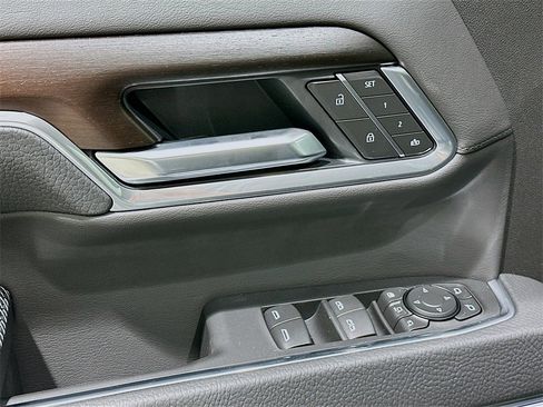 New 2025 GMC Sierra 2500 Denali w/ Denali Reserve Package image 18