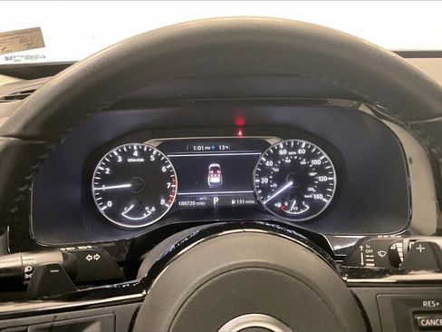 Used 2022 Nissan Pathfinder SV w/ SV Premium Package image 20