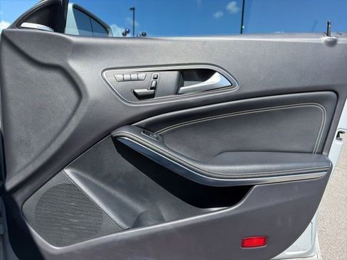 Used 2014 Mercedes-Benz CLA 250 image 9