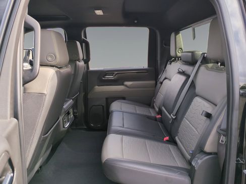 Used 2024 Chevrolet Silverado 2500 ZR2 image 13