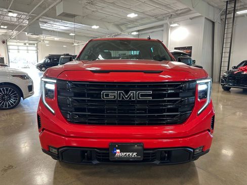 Used 2022 GMC Sierra 1500 Elevation w/ LPO, Elevation Black Package image 2