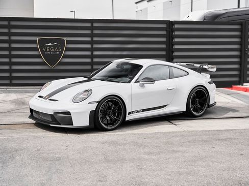 Used 2026 Porsche 911 GT3 w/ Weissach Package RWD image 5