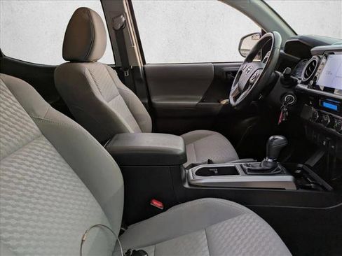 Certified 2021 Toyota Tacoma SR5 image 19